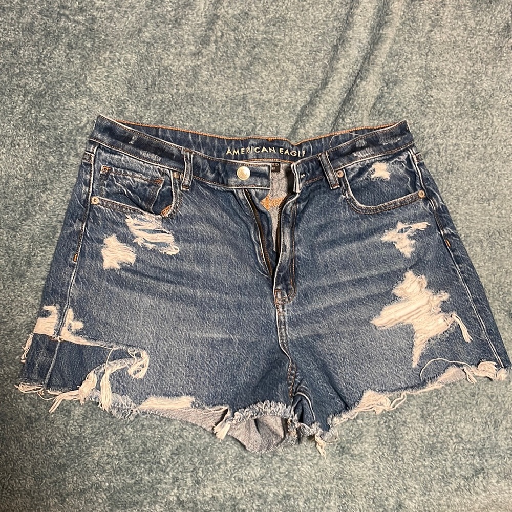 American Eagle mom short
